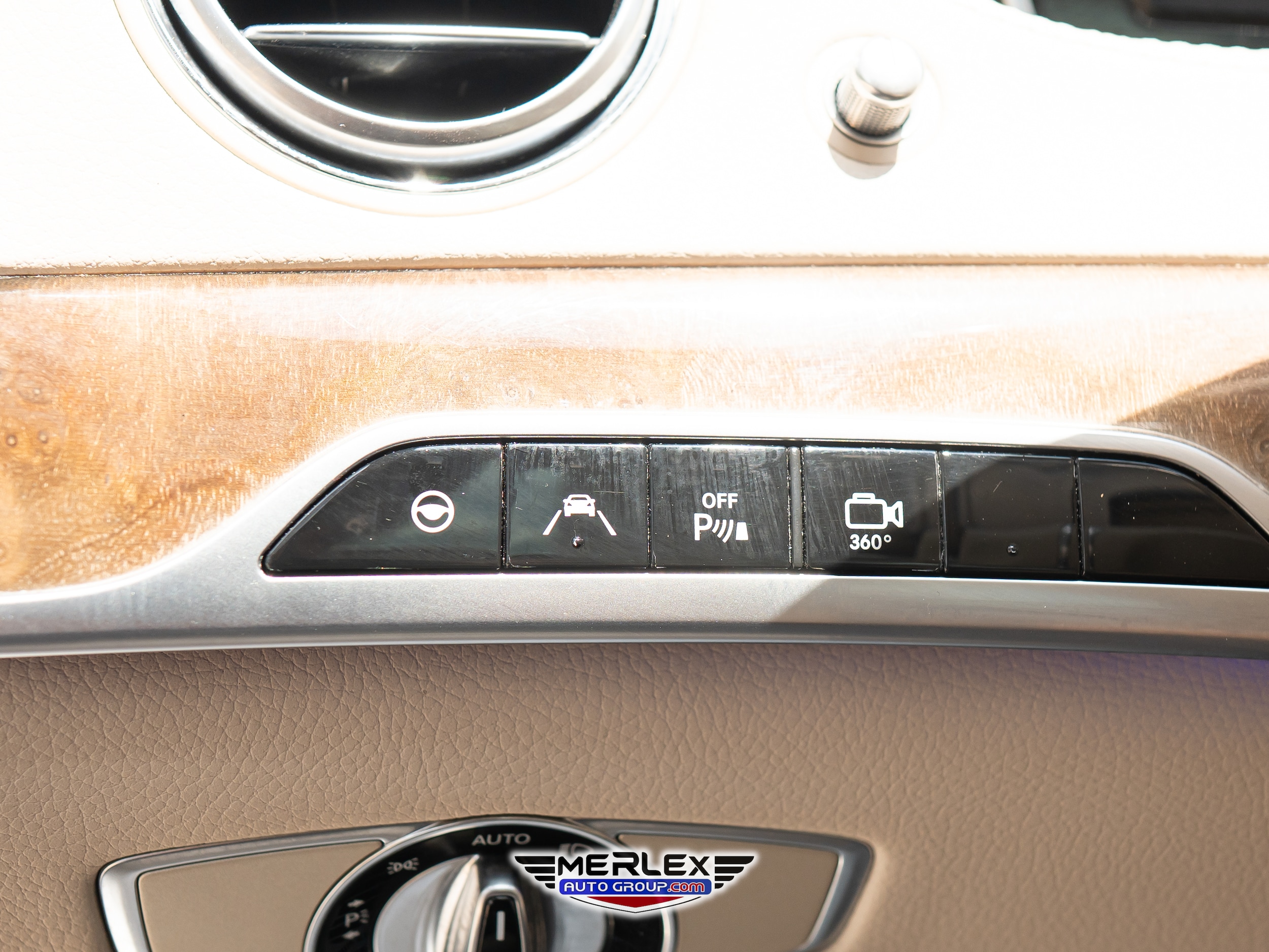 Vehicle image 47 of 54
