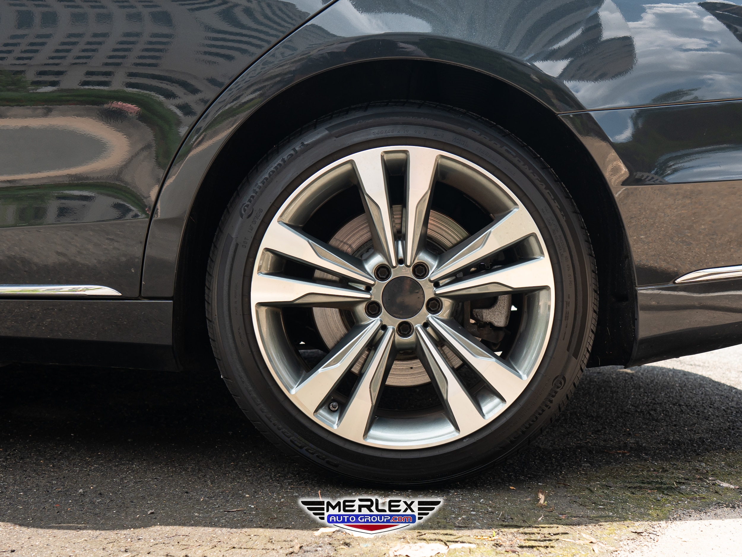 Vehicle image 10 of 54