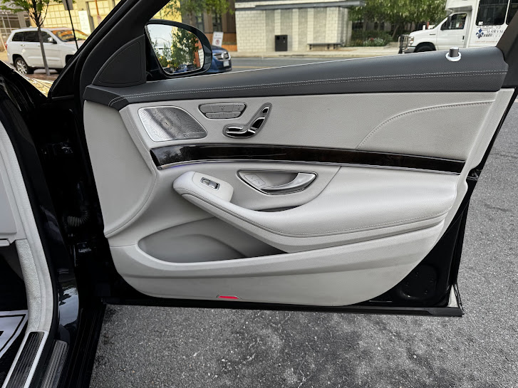 Vehicle image 37 of 47