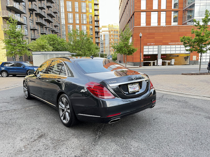Vehicle image 10 of 47