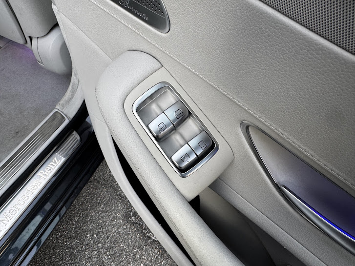 Vehicle image 28 of 47