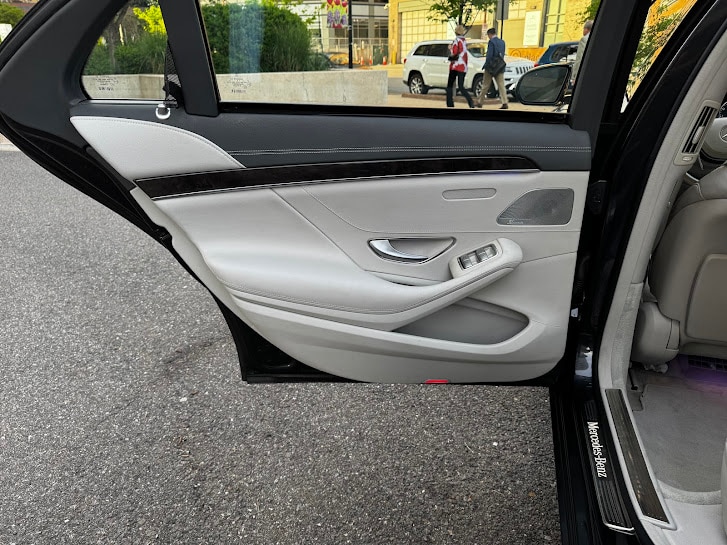 Vehicle image 23 of 47