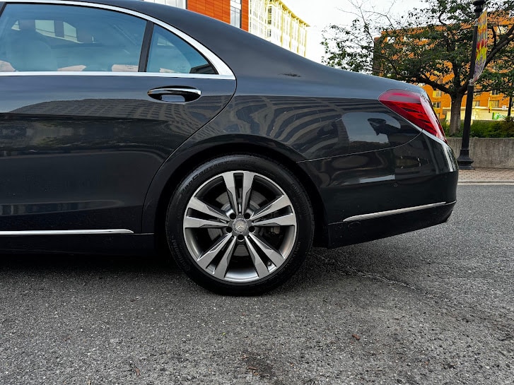 Vehicle image 7 of 47