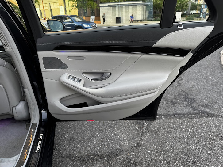 Vehicle image 27 of 47