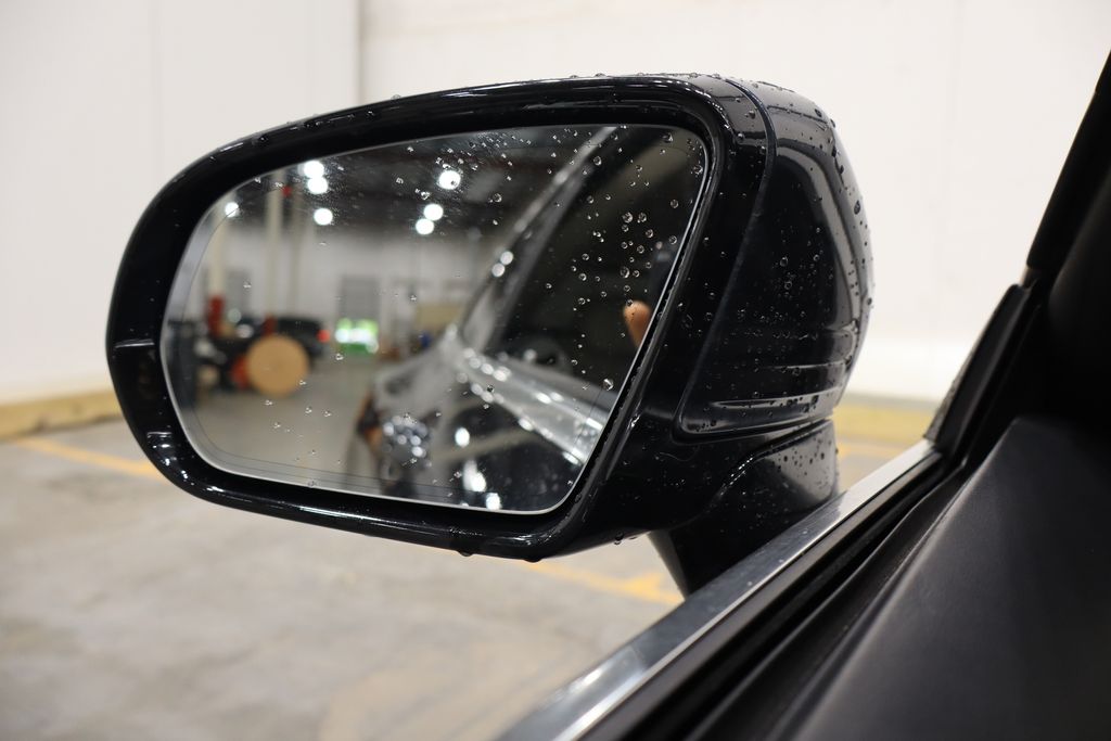 Vehicle image 60 of 67