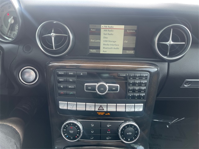 Vehicle image 23 of 32