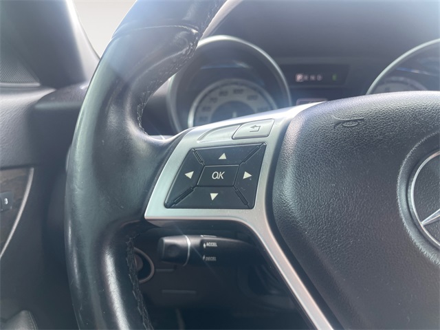 Vehicle image 29 of 32