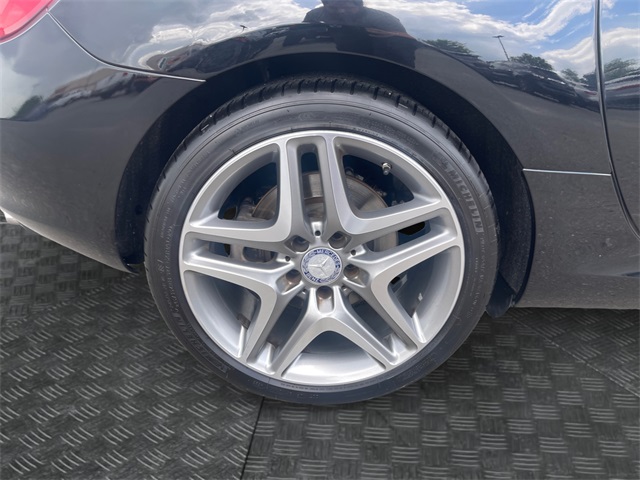 Vehicle image 15 of 32