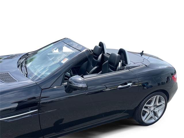 Vehicle image 3 of 32