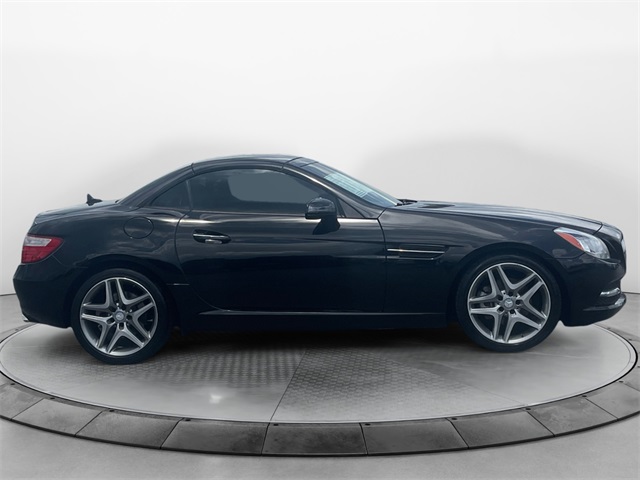 Vehicle image 7 of 32