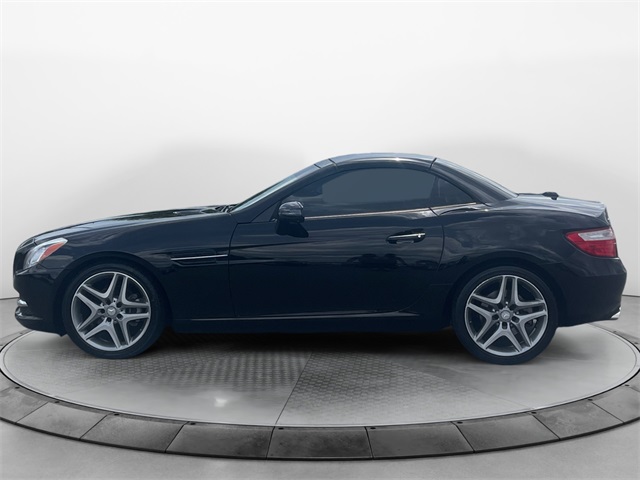 Vehicle image 12 of 32