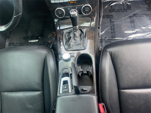 Vehicle image 25 of 32