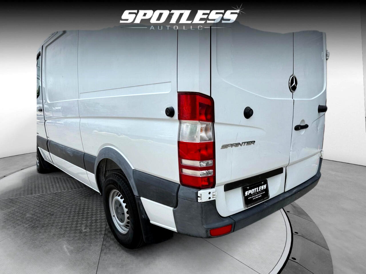 Vehicle image 10 of 26