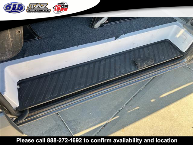 Vehicle image 19 of 20