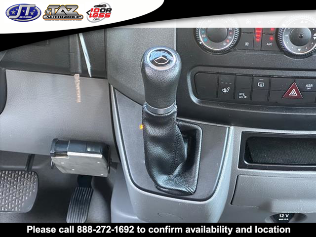 Vehicle image 8 of 20