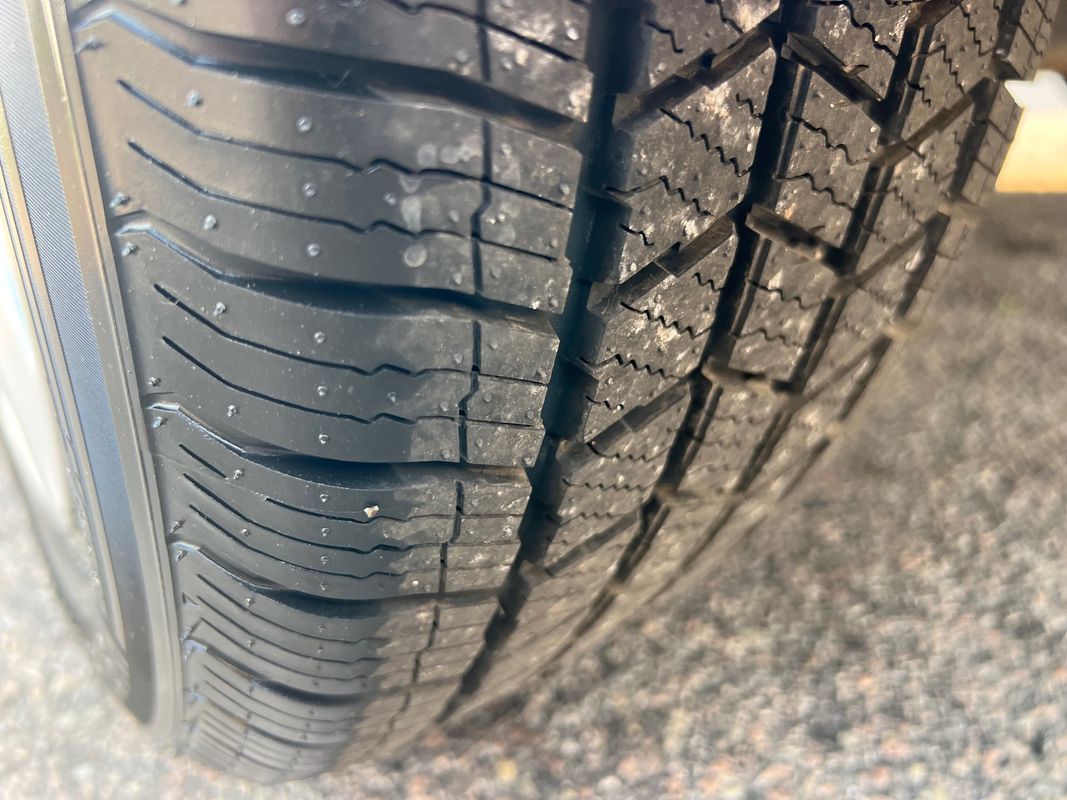 Vehicle image 36 of 45