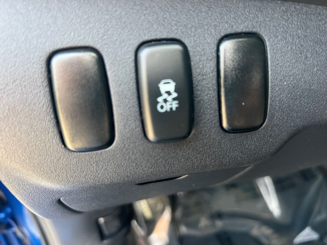 Vehicle image 14 of 45