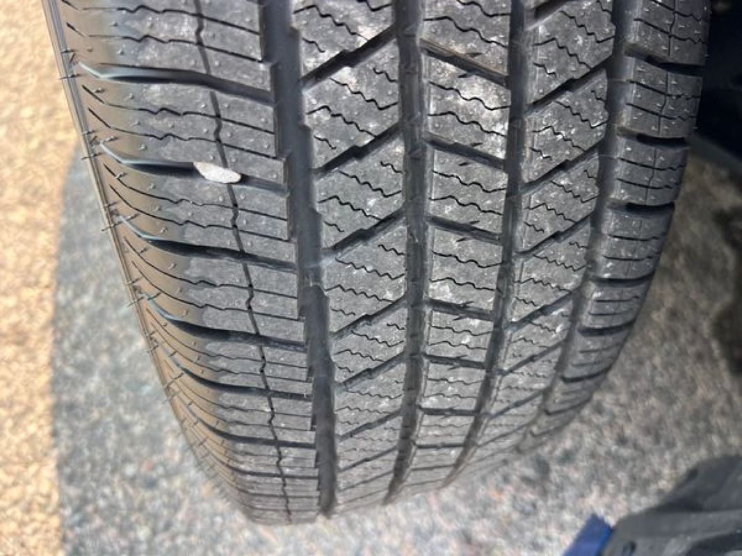 Vehicle image 33 of 45