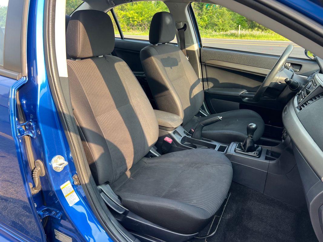 Vehicle image 27 of 45