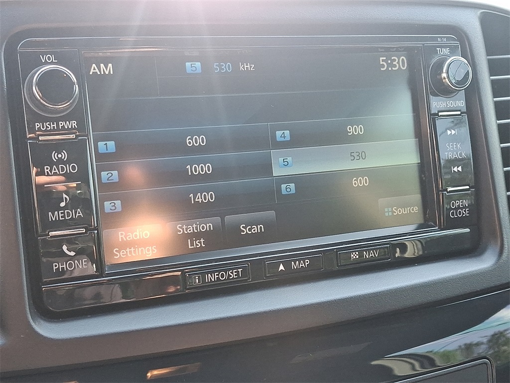 Vehicle image 23 of 31