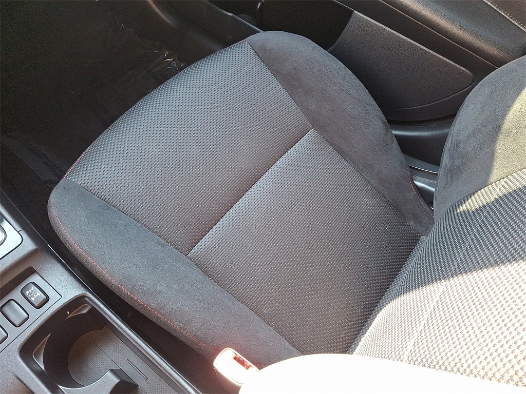 Vehicle image 25 of 31