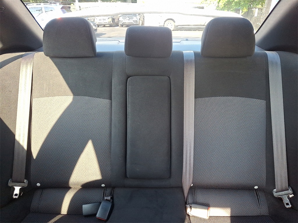 Vehicle image 17 of 31