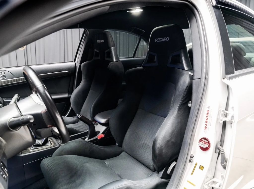 Vehicle image 5 of 7