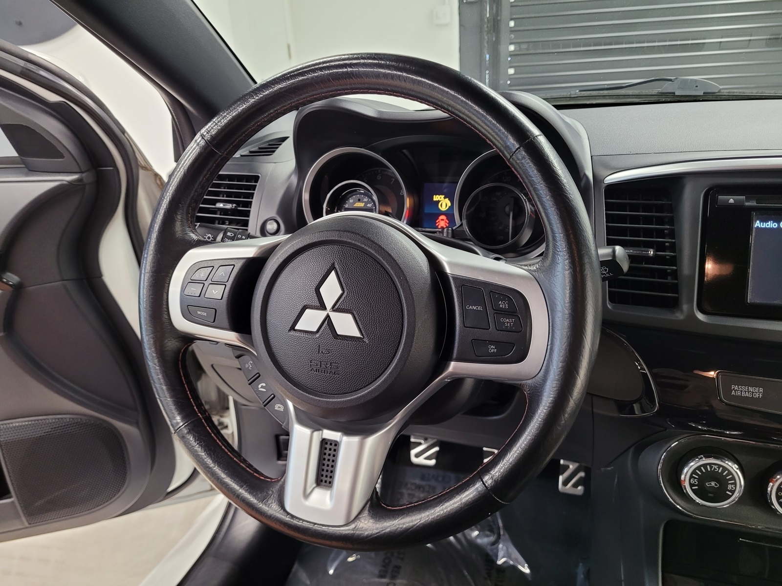 Vehicle image 34 of 84