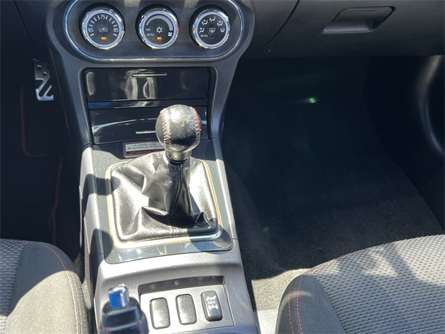 Vehicle image 17 of 27
