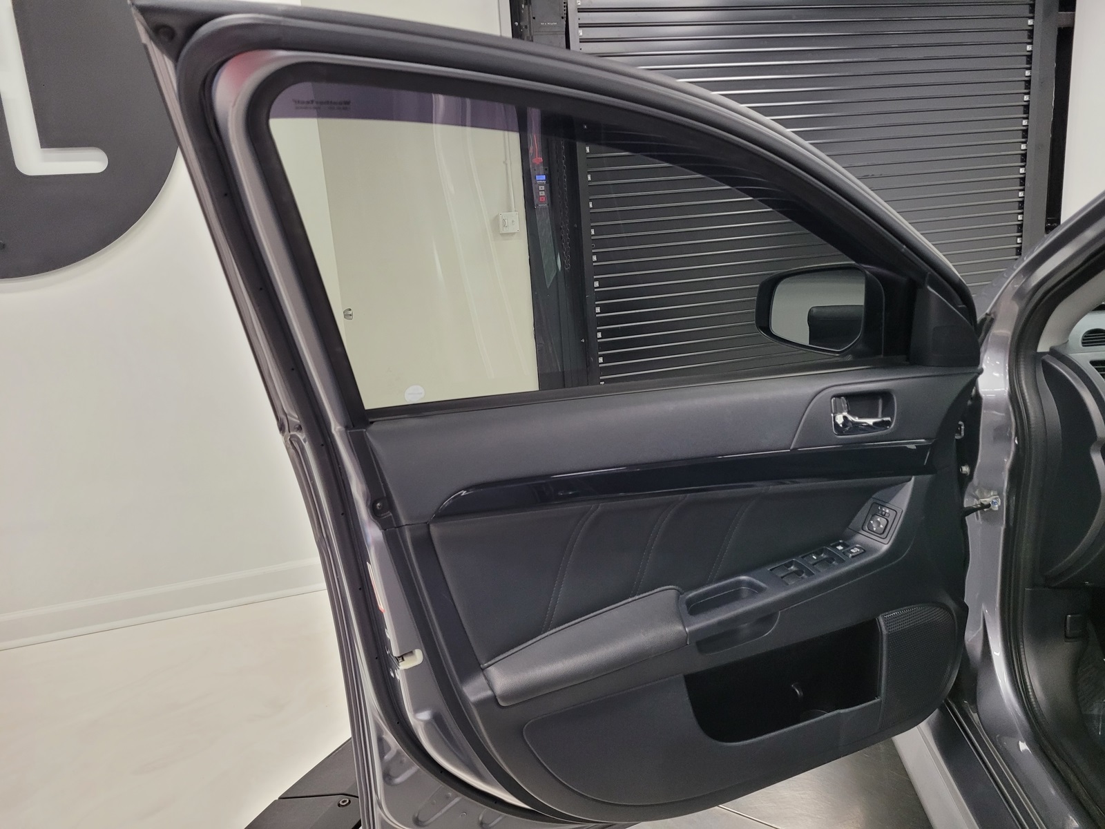 Vehicle image 24 of 52