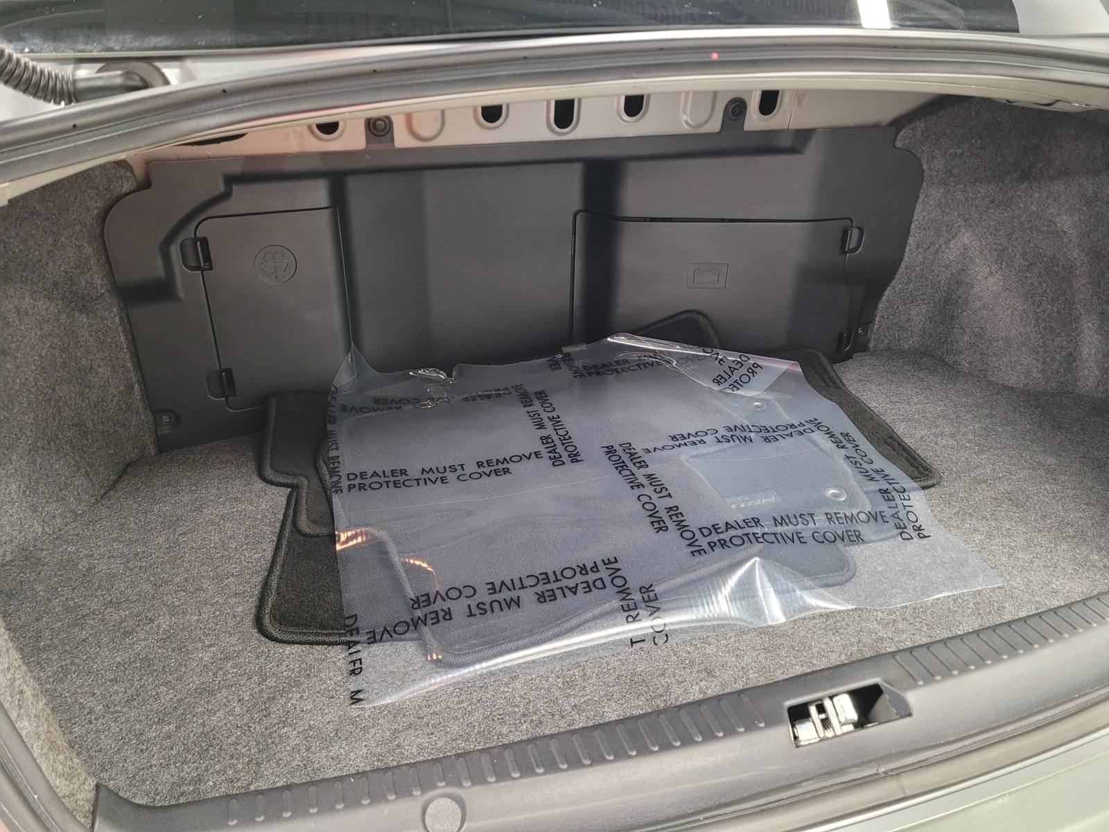 Vehicle image 43 of 52