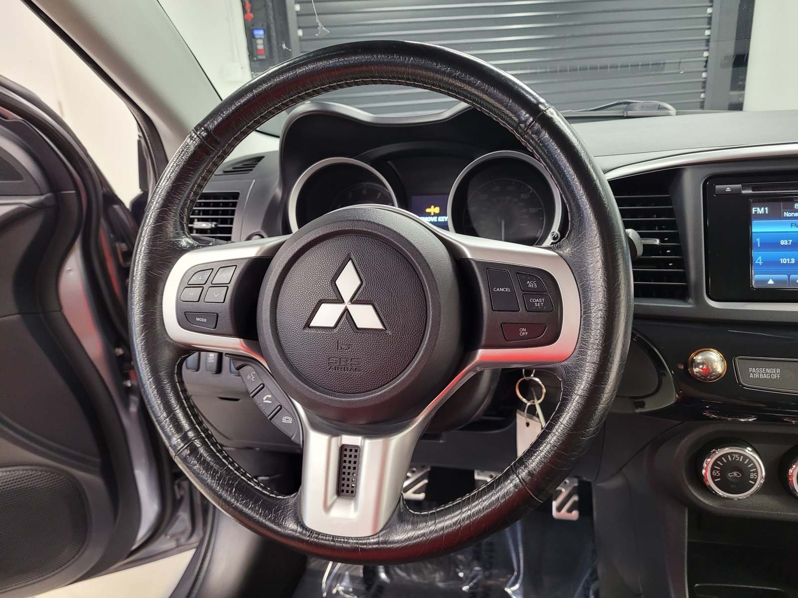 Vehicle image 28 of 52