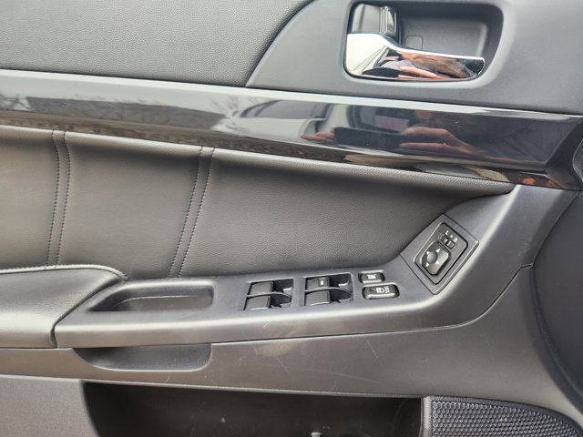 Vehicle image 18 of 22