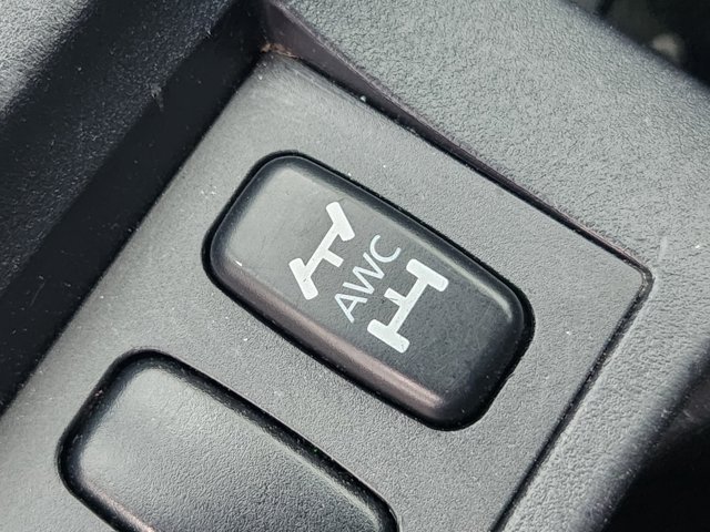 Vehicle image 15 of 22