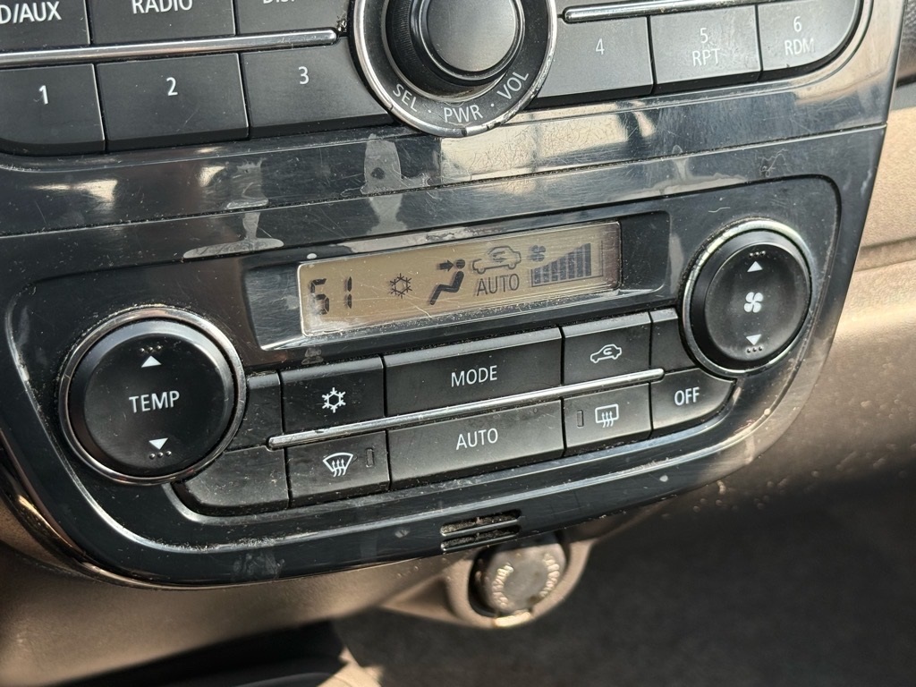 Vehicle image 19 of 25