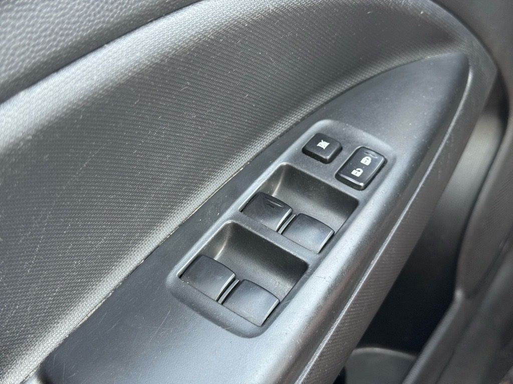 Vehicle image 21 of 25