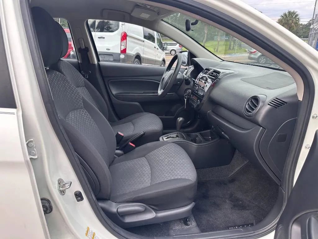 Vehicle image 17 of 20
