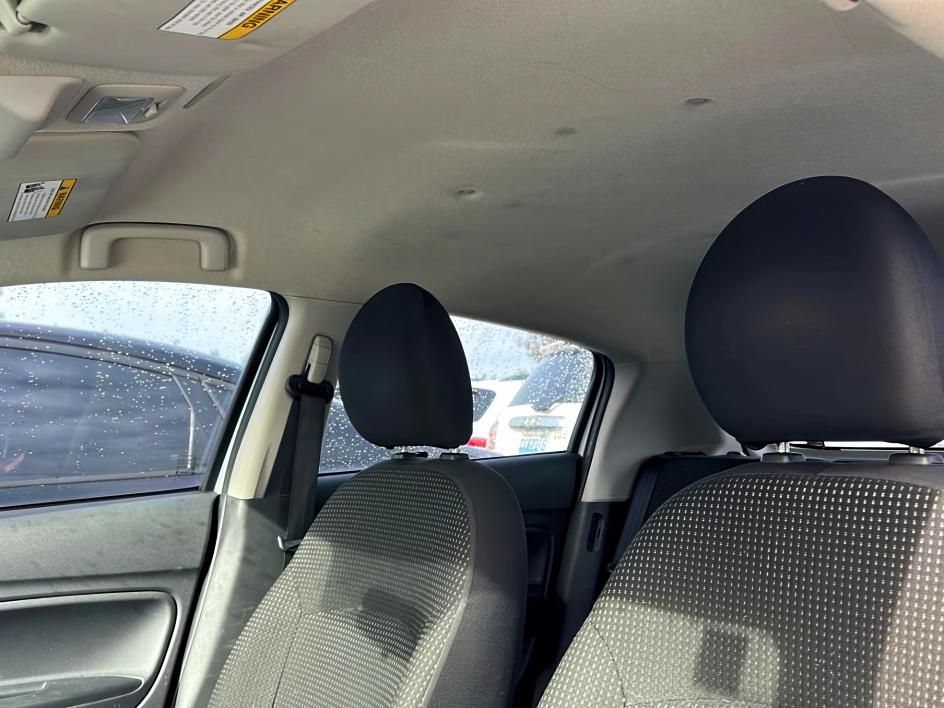 Vehicle image 10 of 13