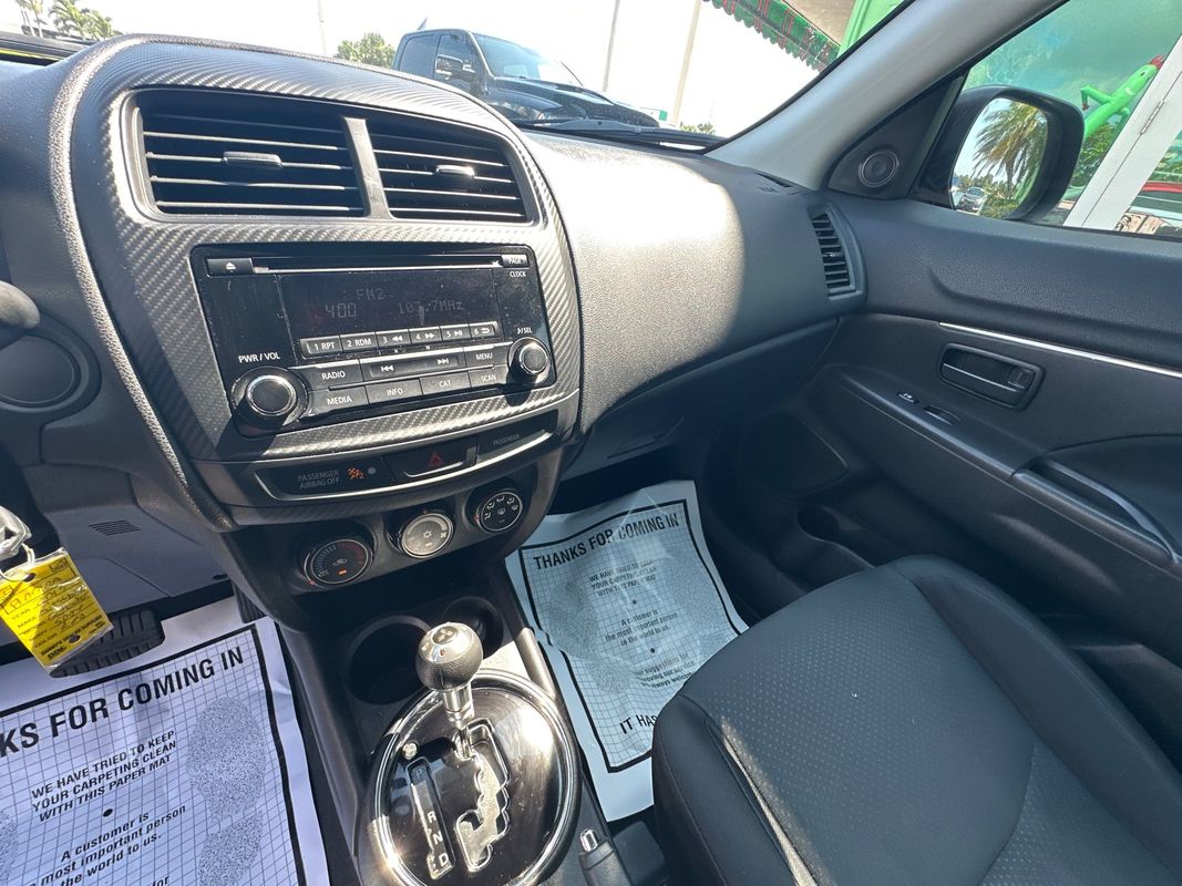 Vehicle image 12 of 15