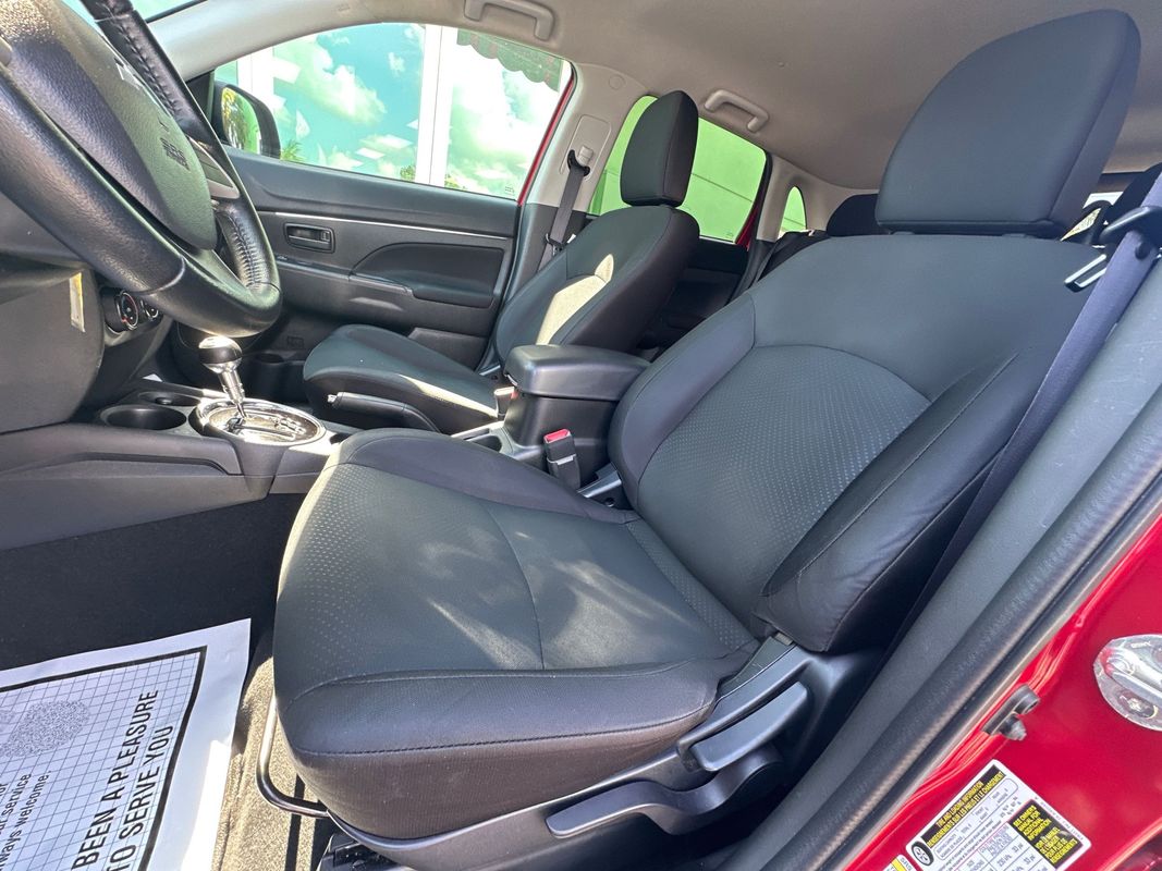 Vehicle image 10 of 15