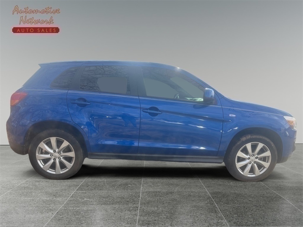 Vehicle image 4 of 13