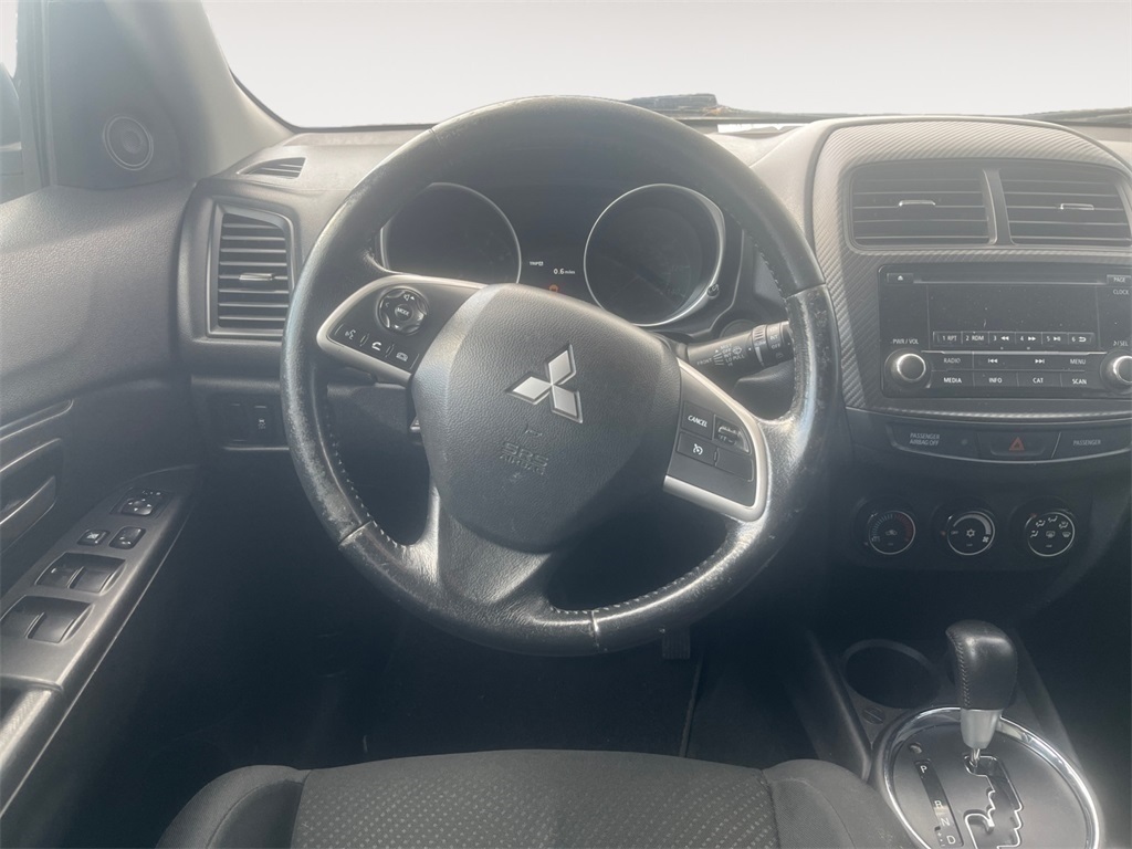 Vehicle image 11 of 13