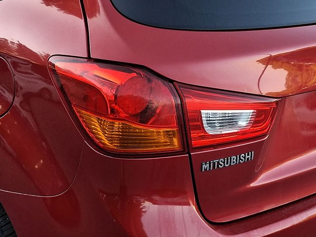 Vehicle image 10 of 30