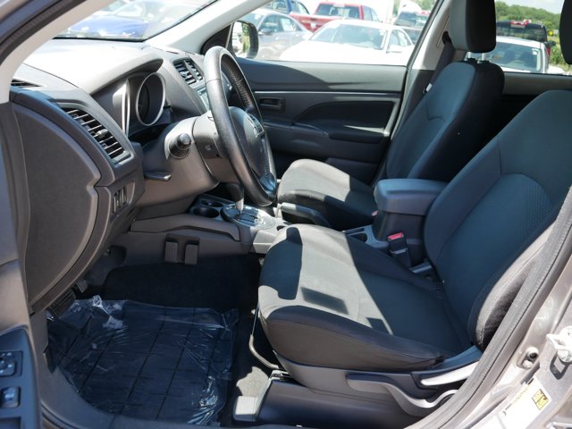 Vehicle image 13 of 27
