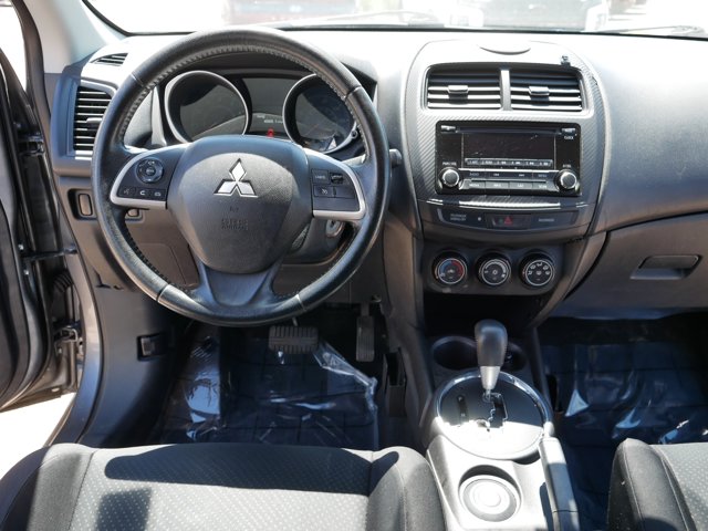 Vehicle image 17 of 27
