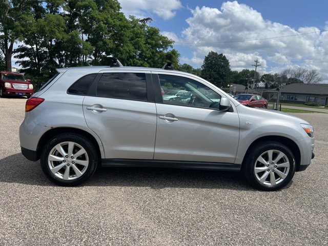 Vehicle image 4 of 27