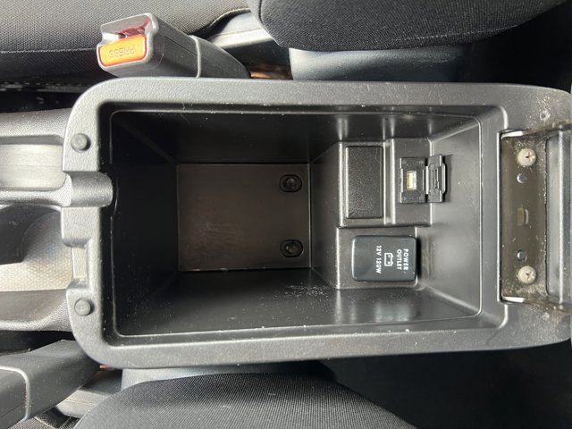Vehicle image 21 of 27