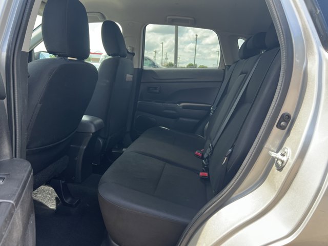 Vehicle image 11 of 27