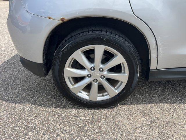 Vehicle image 9 of 27
