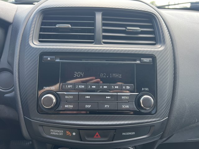 Vehicle image 17 of 27